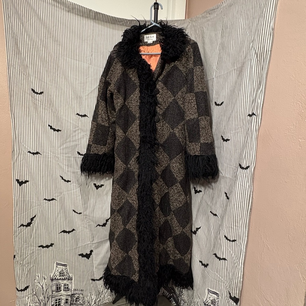 ITEM#69 An Ren New York Ladies Lined Coat size medium 

20x52